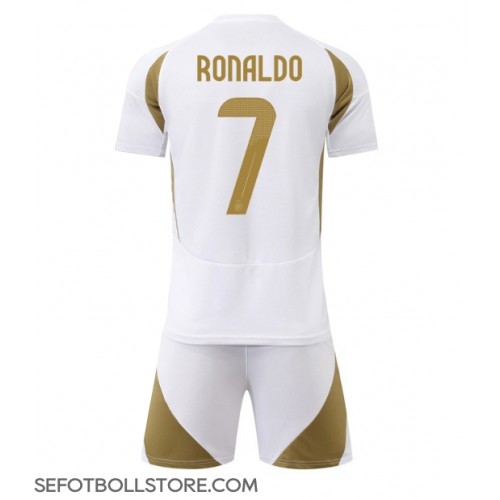 Al-Nassr Cristiano Ronaldo #7 Replika babykläder Tredjeställ Barn 2024-25 Kortärmad (+ korta byxor)